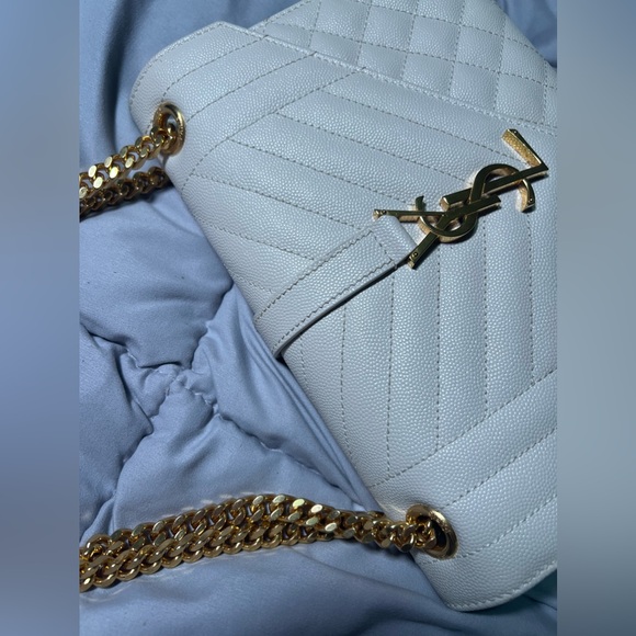 ENVELOPE MEDIUM IN QUILTED GRAIN DE POUDRE EMBOSSED LEATHER
BLANC VINTAGE - Picture 10 of 15